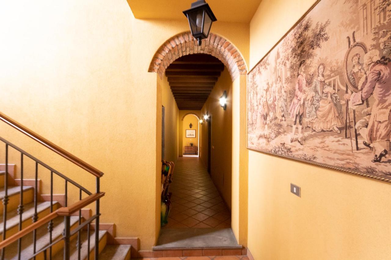 Anfiteatro Apartment In Brera Milan Bagian luar foto