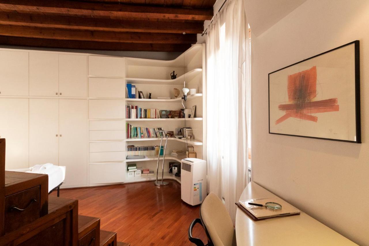 Anfiteatro Apartment In Brera Milan Bagian luar foto
