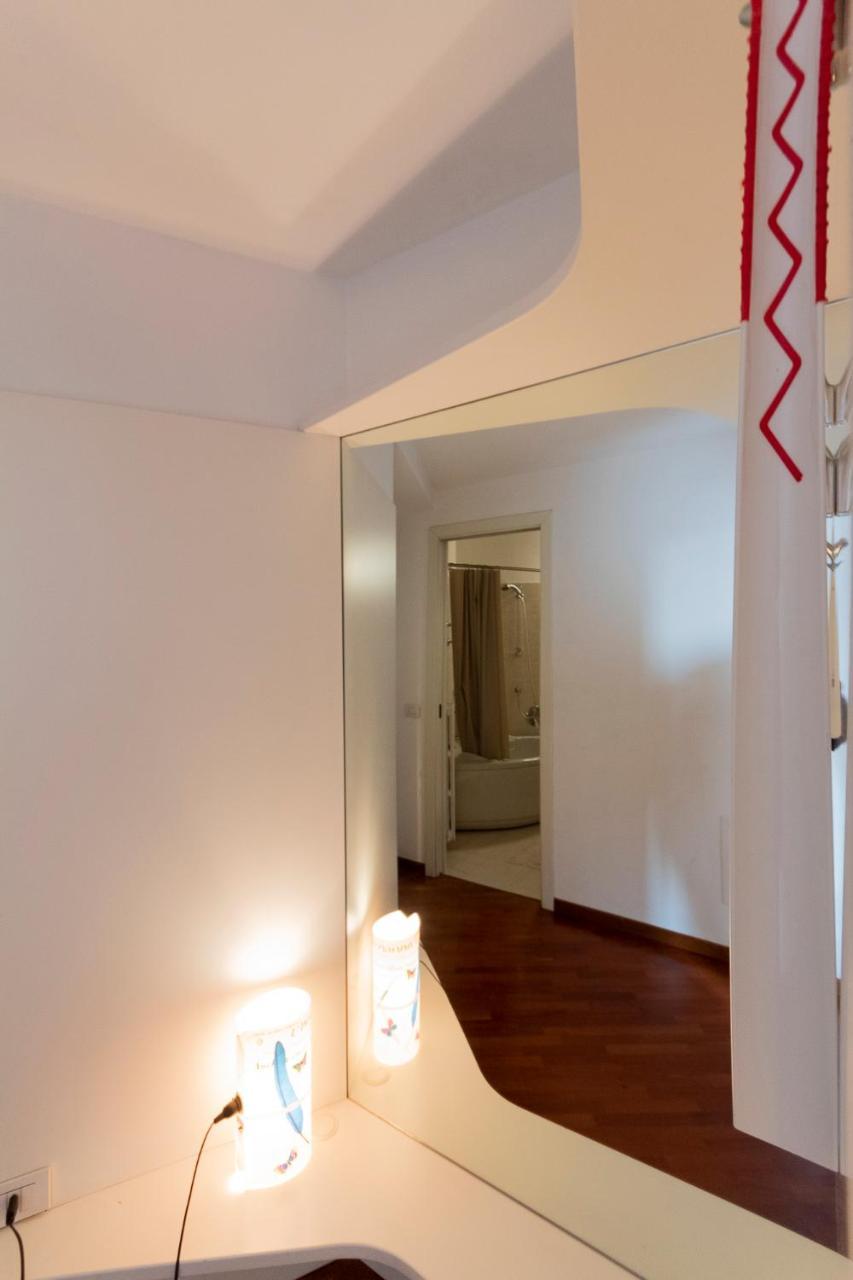 Anfiteatro Apartment In Brera Milan Bagian luar foto