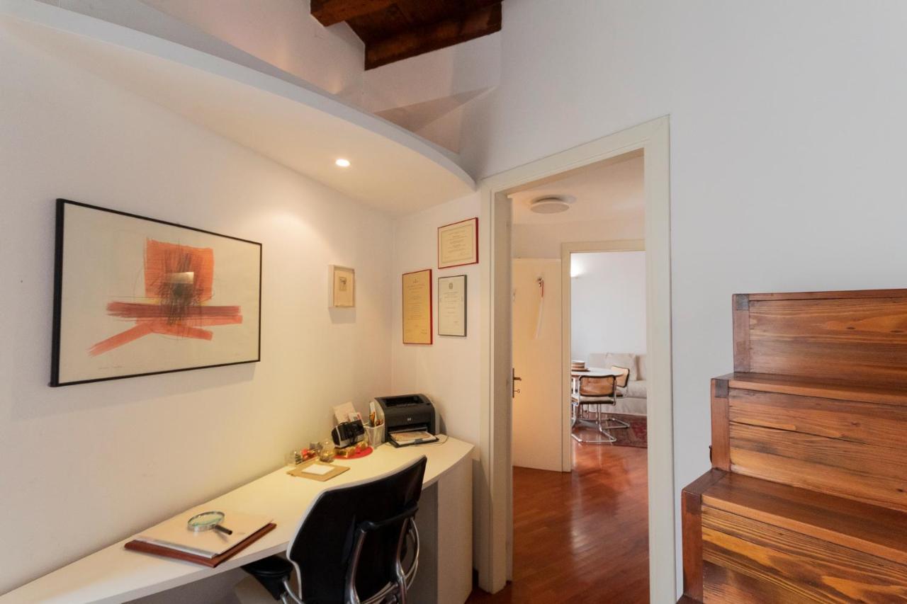 Anfiteatro Apartment In Brera Milan Bagian luar foto