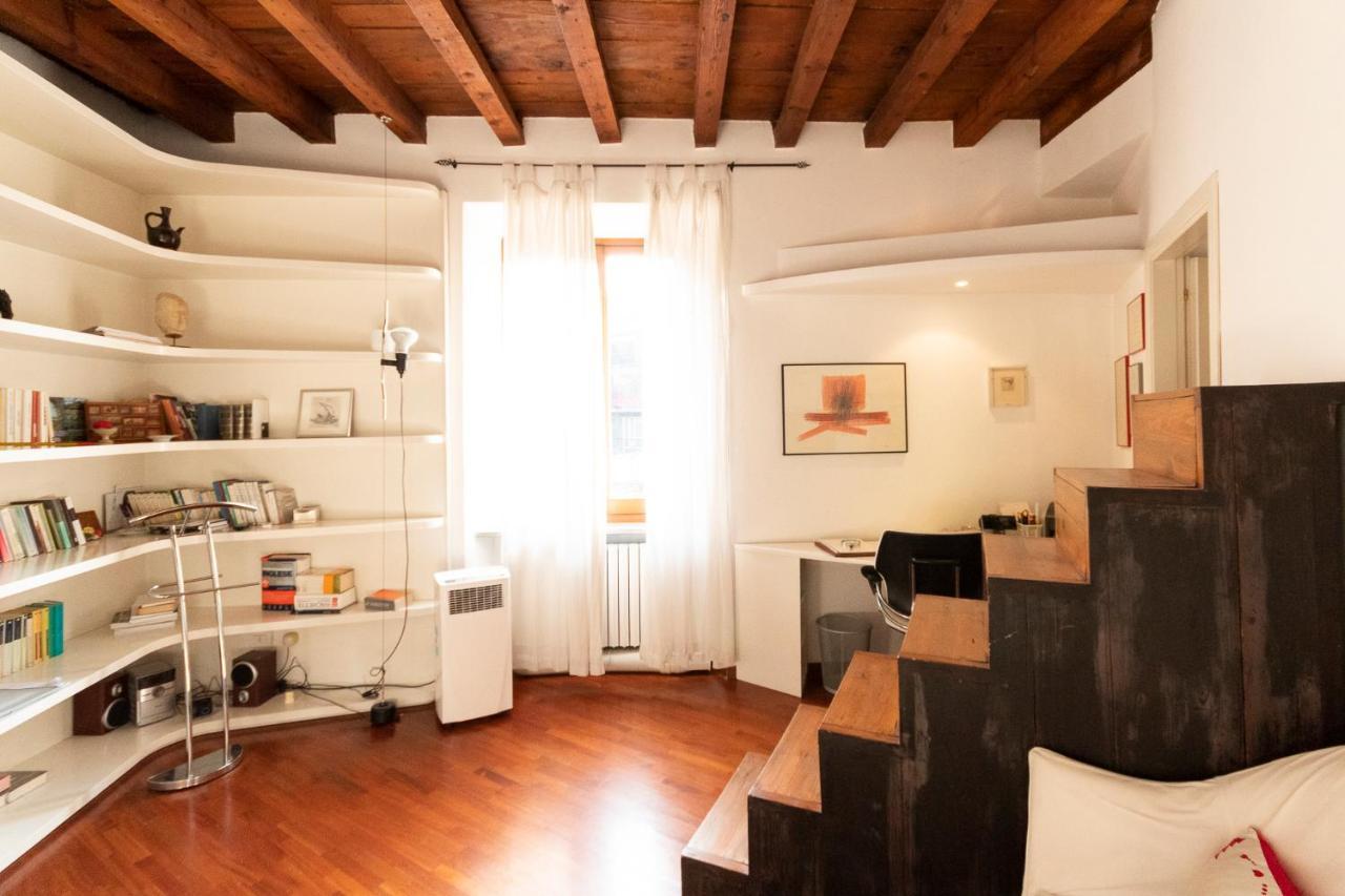 Anfiteatro Apartment In Brera Milan Bagian luar foto